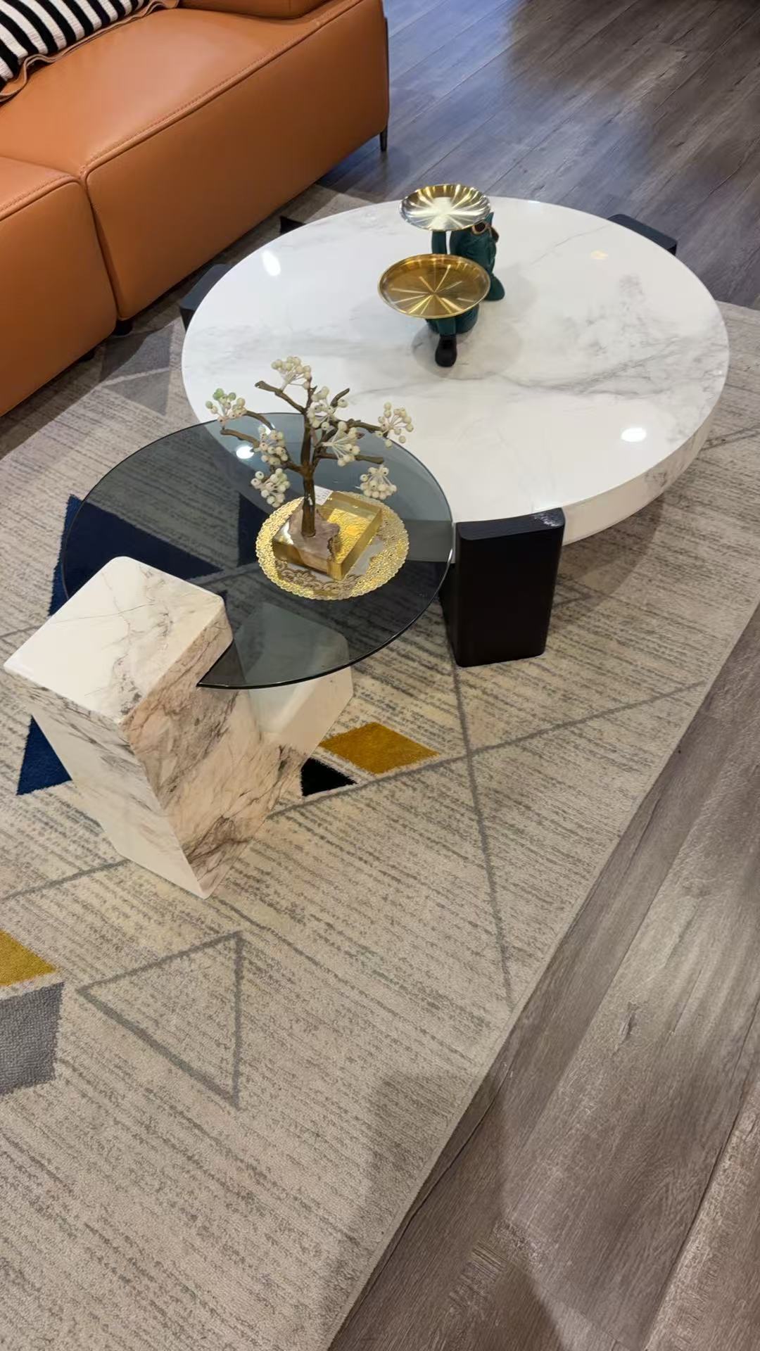 Avren Round Coffee & Accent Tables – White & Black