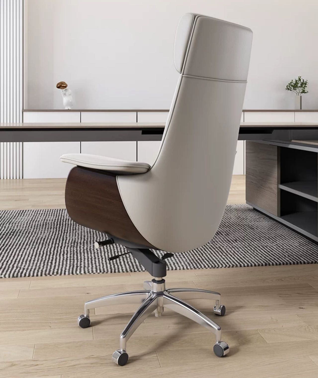 Luxurious Business Chair