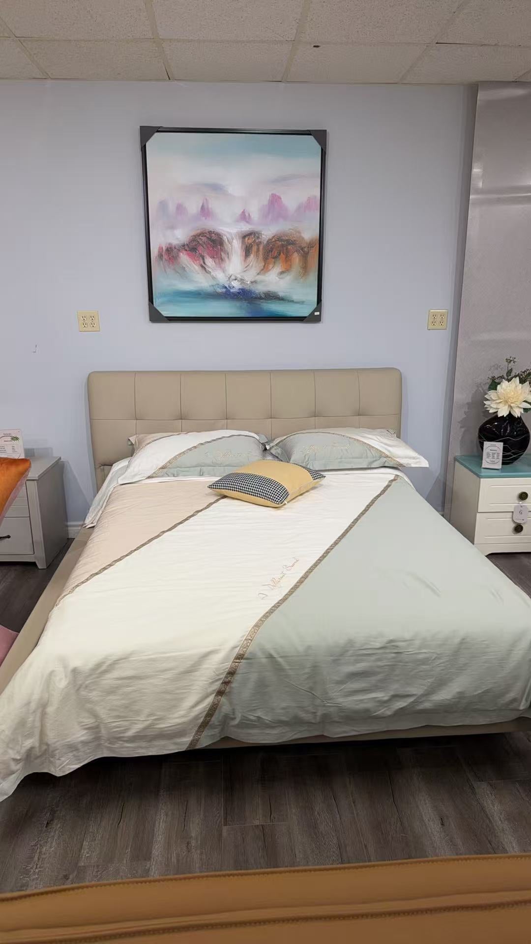 Caldris Leather Bed – Beige